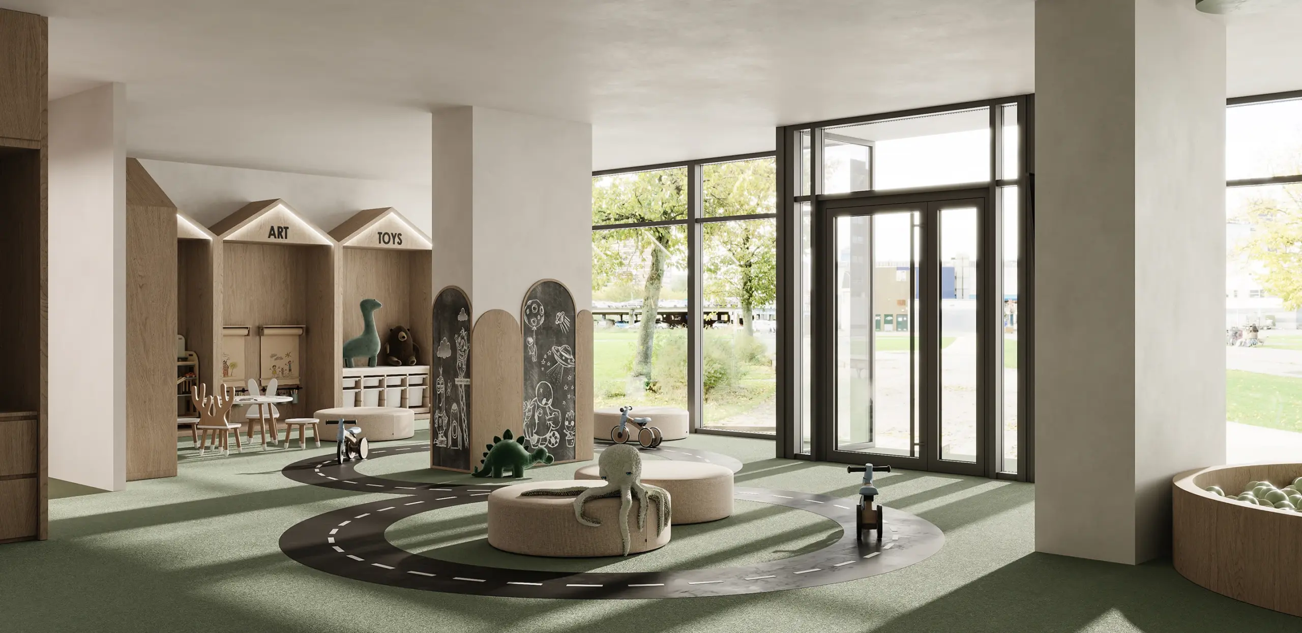 Heller Kinderspielbereich mit Spiellandschaft, Tafeln und Sitzkissen.